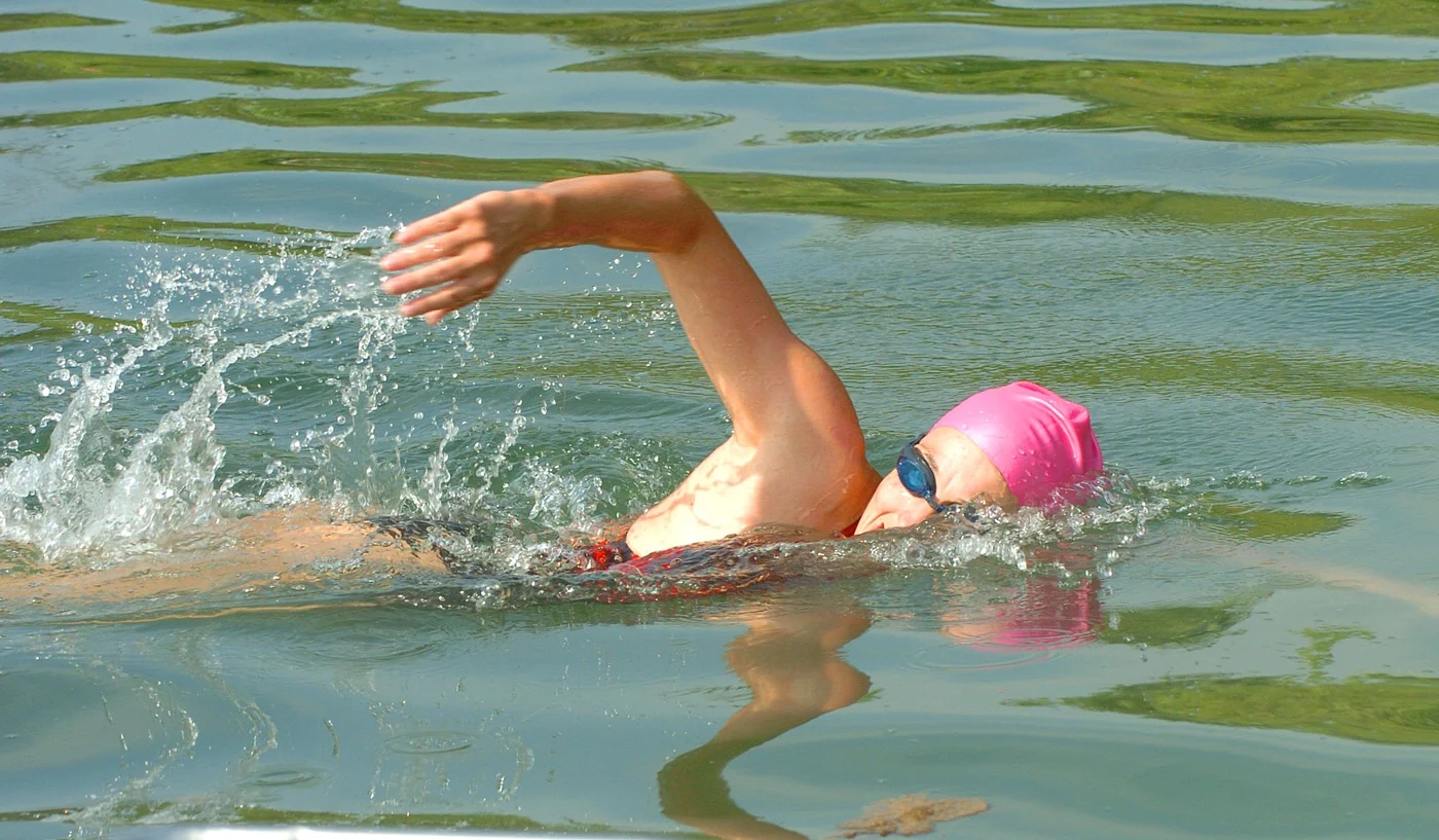 Kirsten Seidel swimming freestyle in open water